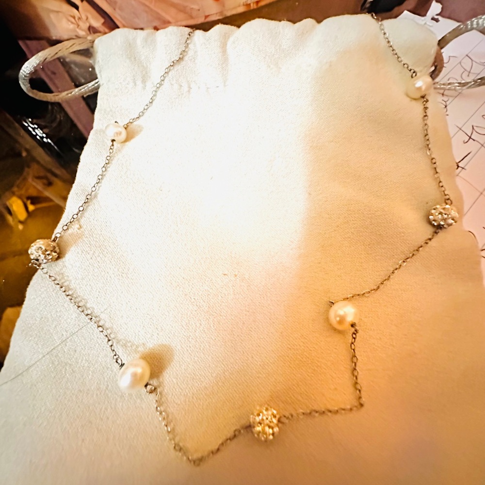 Elegant Silver and Pearl Necklace